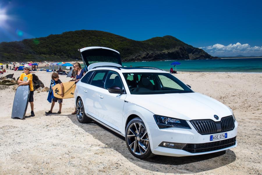  Skoda Superb Wagon 4x4 SportLine 2017 года  (AU) (фото 12 из 16)